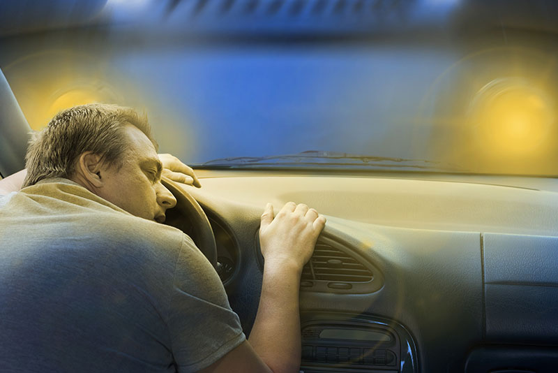 Zmęczony kierowca - bezdech a wypadki drogowe